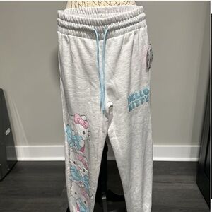 NWT Hello Kitty Women's Print Joggers, Size XS